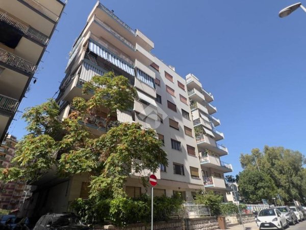 appartamento in vendita a Palermo in zona Politeama