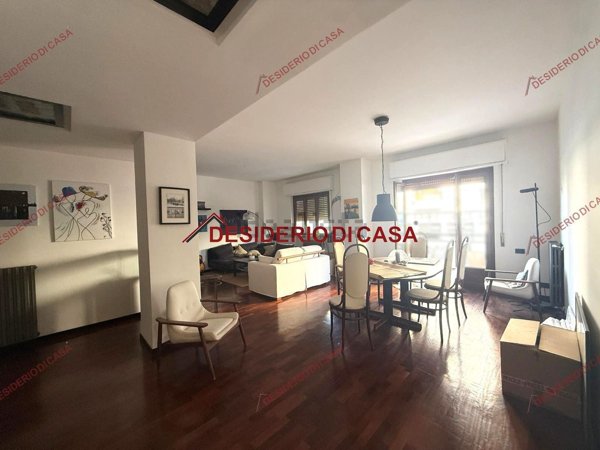 appartamento in vendita a Palermo in zona Malaspina/Palagonia