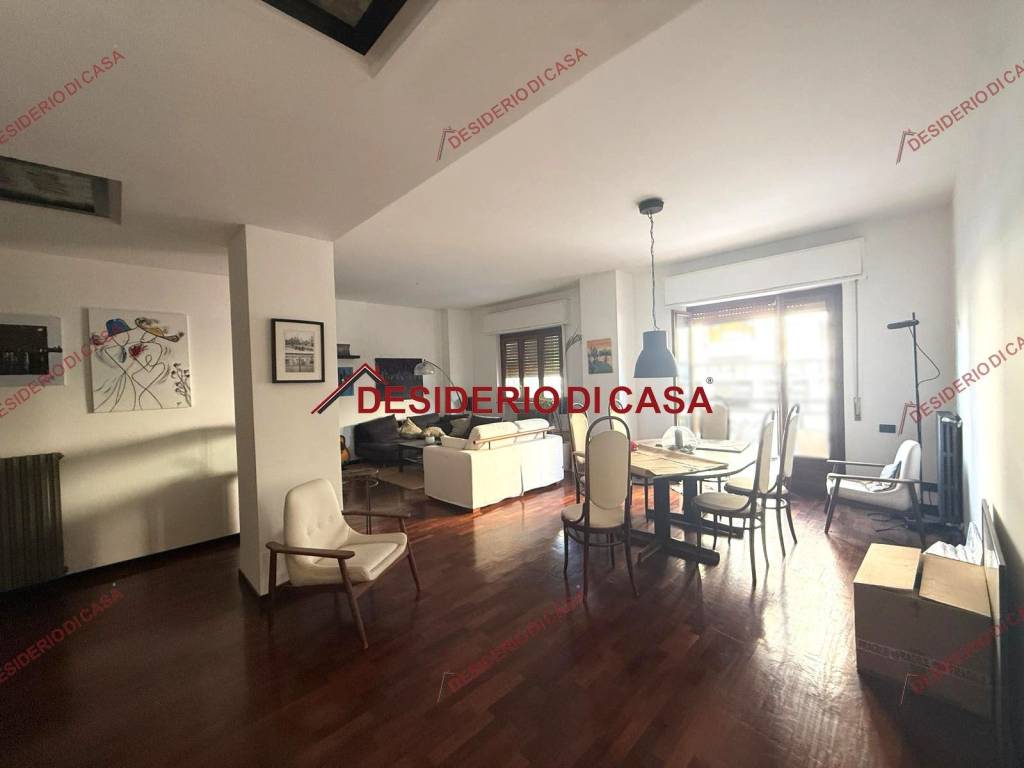 appartamento in vendita a Palermo in zona Malaspina/Palagonia