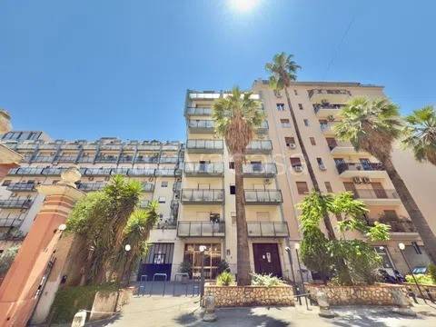 appartamento in vendita a Palermo in zona Malaspina/Palagonia