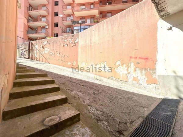 casa semindipendente in vendita a Palermo in zona Zisa
