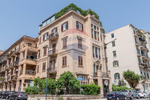 appartamento in vendita a Palermo in zona Politeama