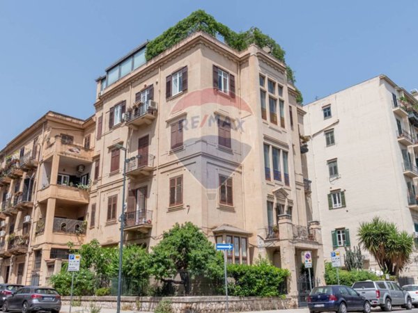 appartamento in vendita a Palermo in zona Politeama