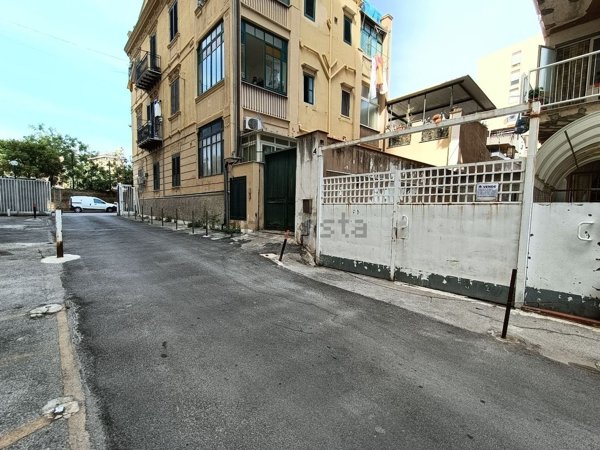 casa indipendente in vendita a Palermo in zona Montepellegrino