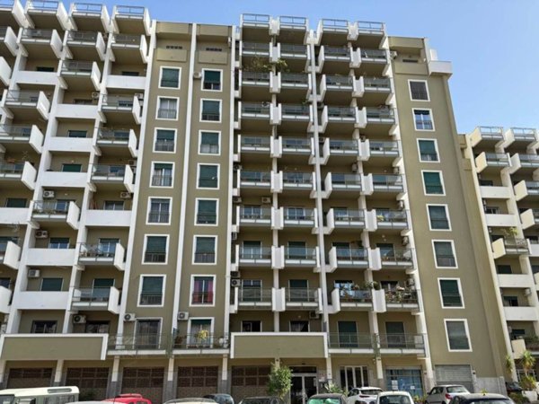appartamento in vendita a Palermo in zona Malaspina/Palagonia