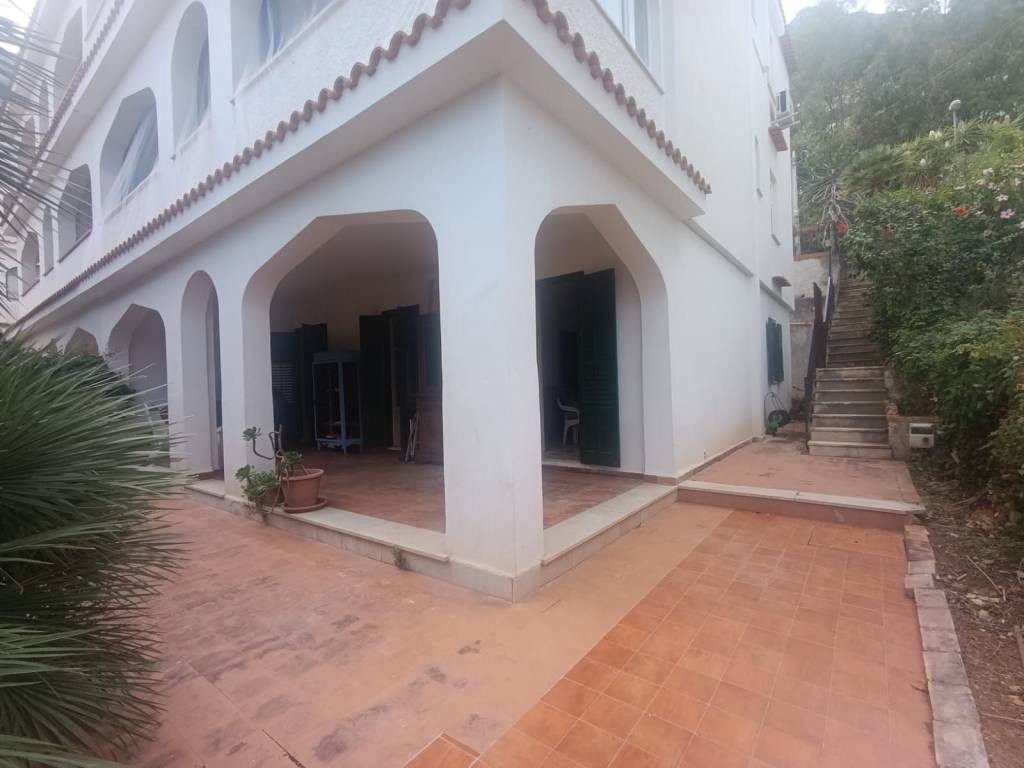 casa indipendente in vendita a Palermo in zona Addaura