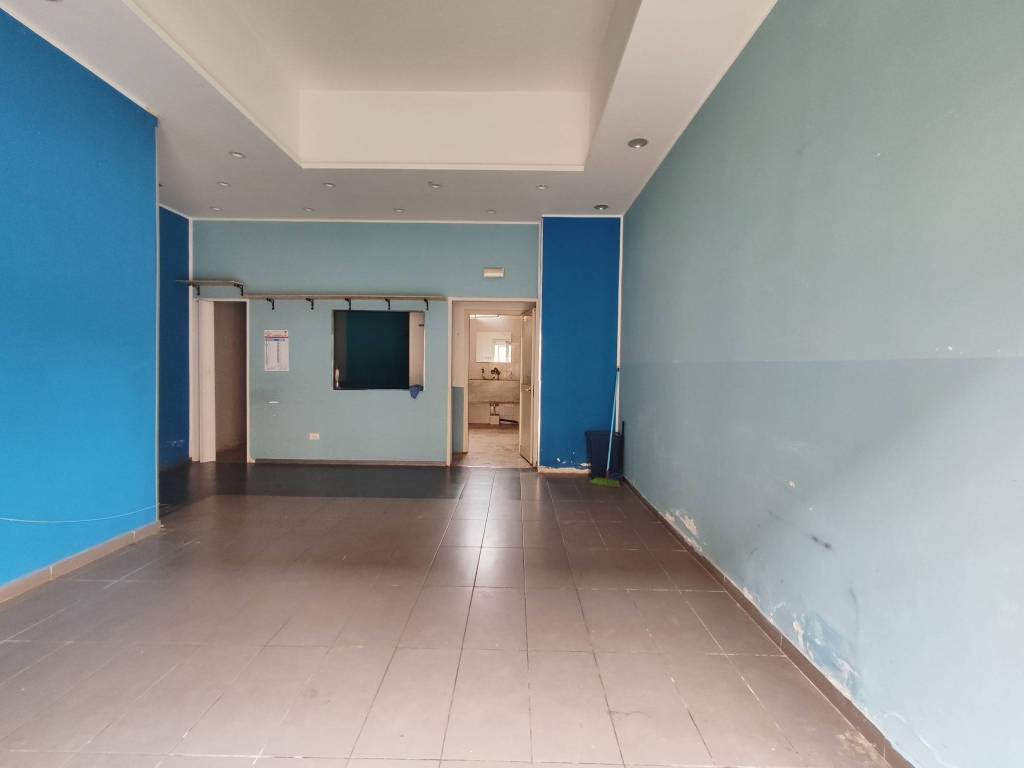 negozio in vendita a Palermo in zona Oreto