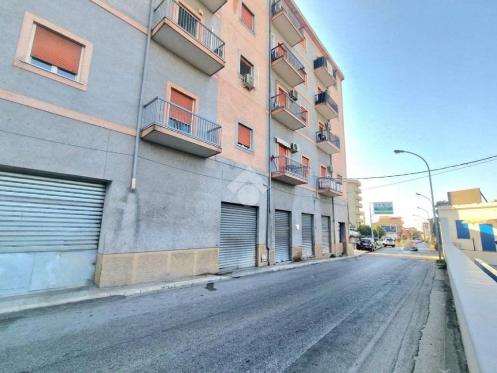 negozio in vendita a Palermo in zona Oreto