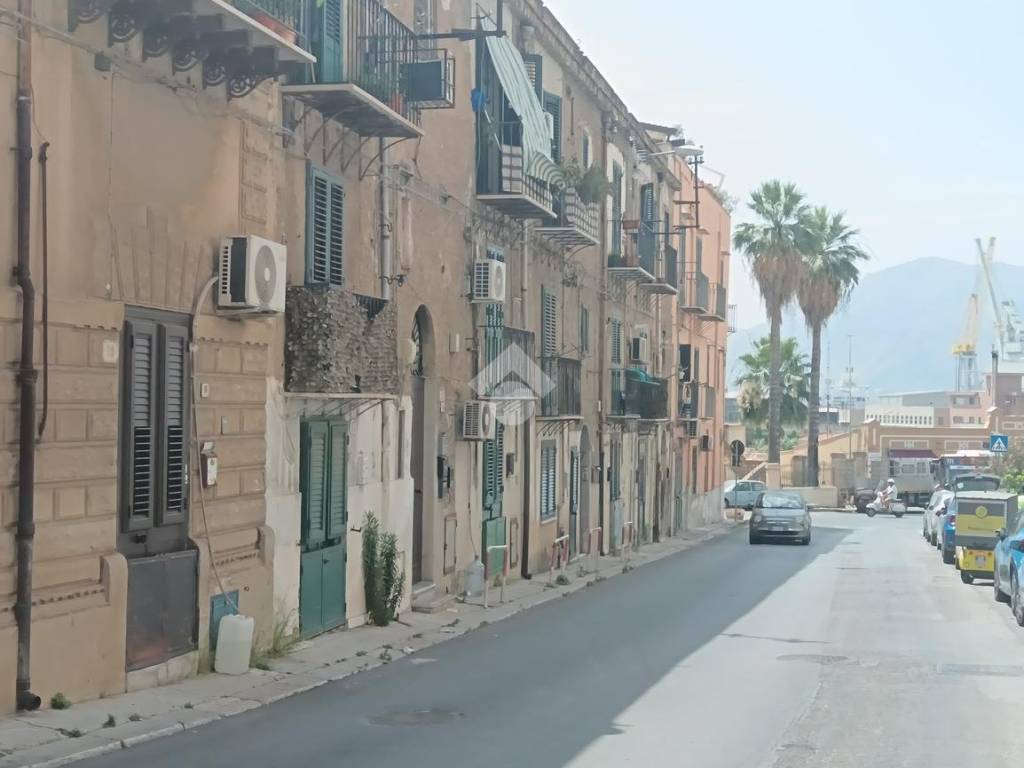 appartamento in vendita a Palermo in zona Arenella/Vergine Maria