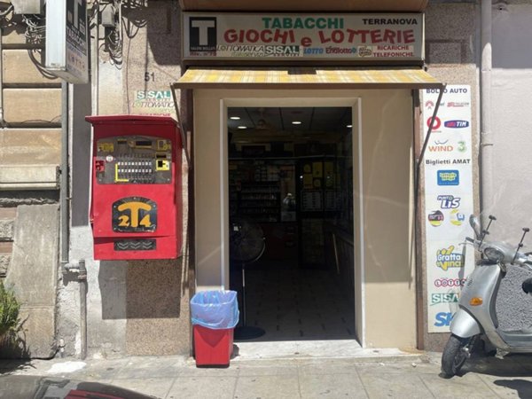 negozio in vendita a Palermo in zona Oreto