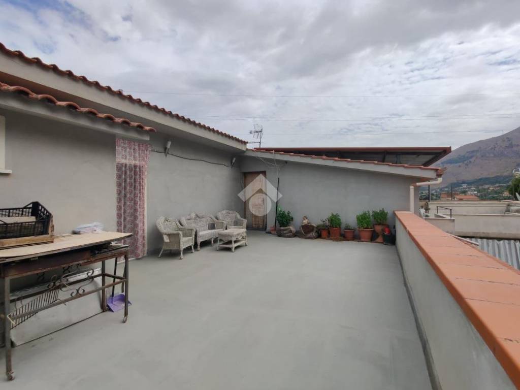 appartamento in vendita a Palermo in zona Villagrazia/Falsomiele