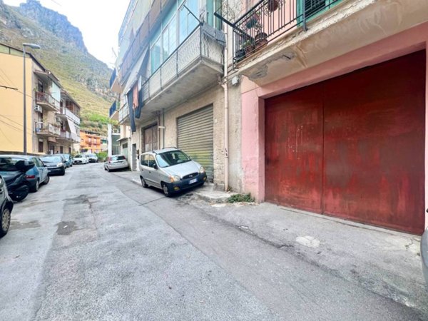 negozio in vendita a Palermo in zona Baida