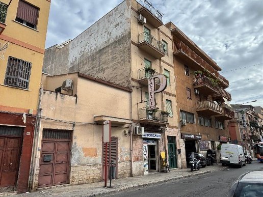 casa indipendente in vendita a Palermo in zona Zisa