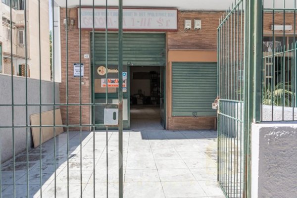 negozio in vendita a Palermo in zona Montepellegrino