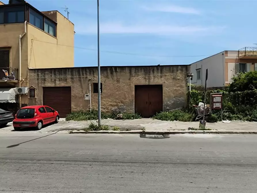 locale commerciale in vendita a Palermo in zona Acqua dei Corsari