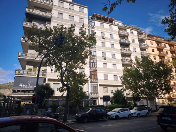 appartamento in vendita a Palermo in zona San Lorenzo
