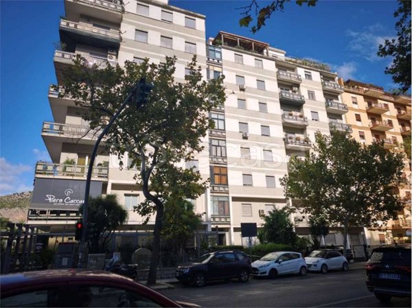 appartamento in vendita a Palermo in zona San Lorenzo