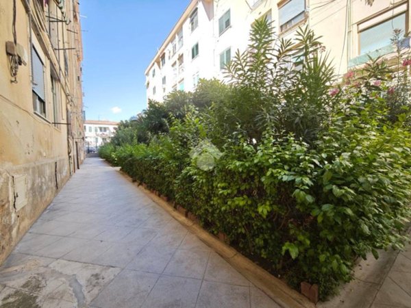 appartamento in vendita a Palermo in zona Zisa