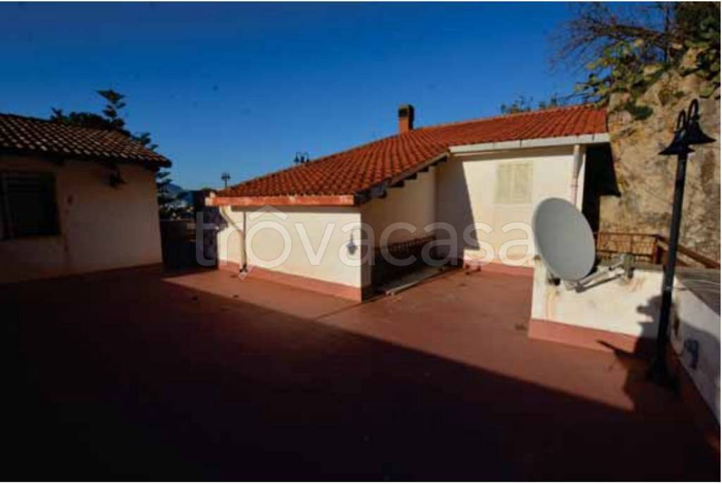 casa indipendente in vendita a Palermo in zona Chiavelli