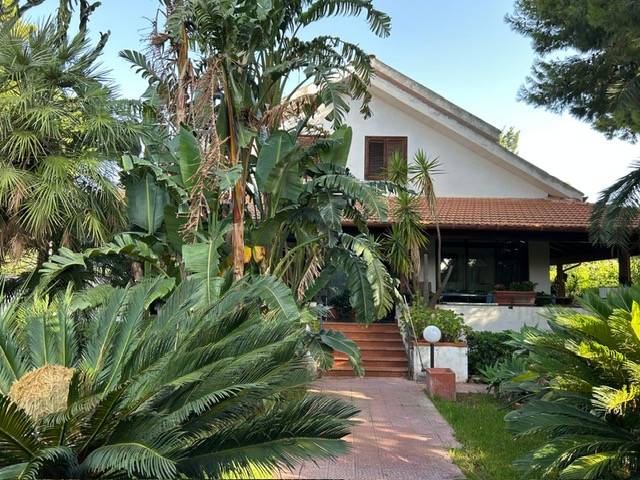 casa indipendente in vendita a Palermo in zona Mondello