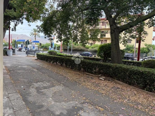 appartamento in vendita a Palermo in zona Malaspina/Palagonia
