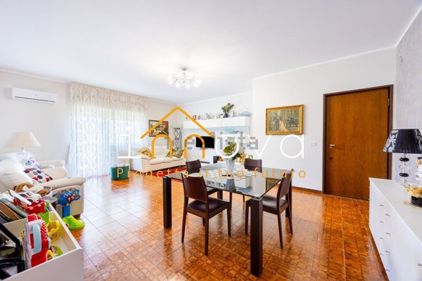 appartamento in vendita a Palermo in zona Uditore