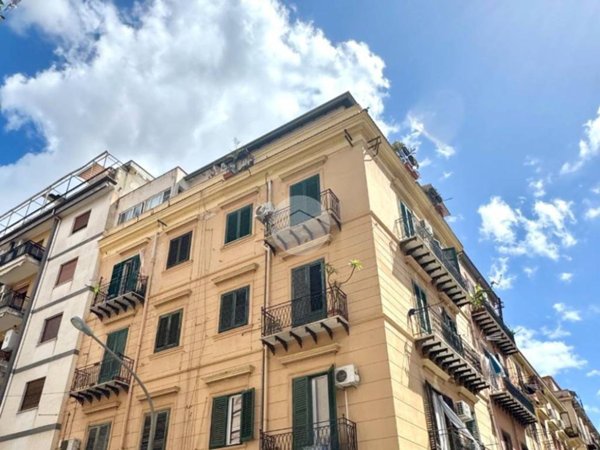 appartamento in vendita a Palermo in zona Zisa