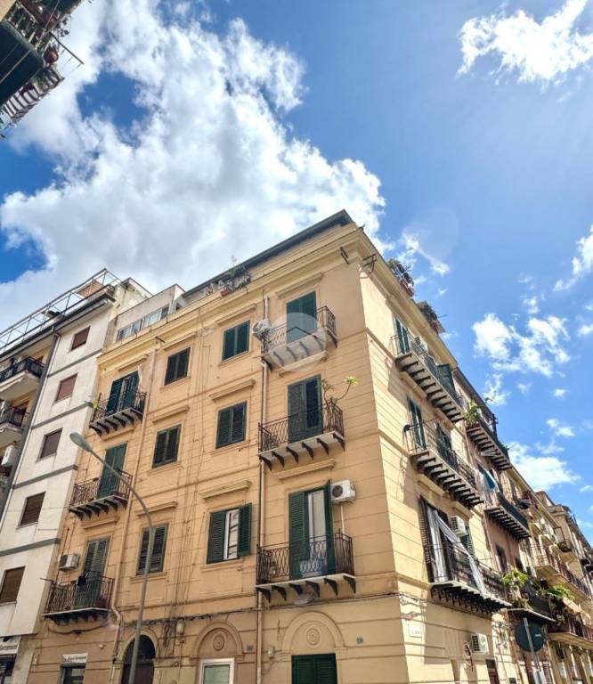 appartamento in vendita a Palermo in zona Zisa