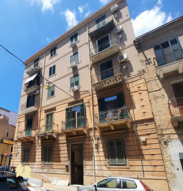 appartamento in vendita a Palermo in zona Montegrappa / Santa Rosalia