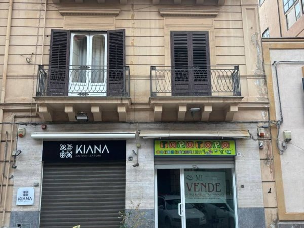 negozio in vendita a Palermo in zona Politeama