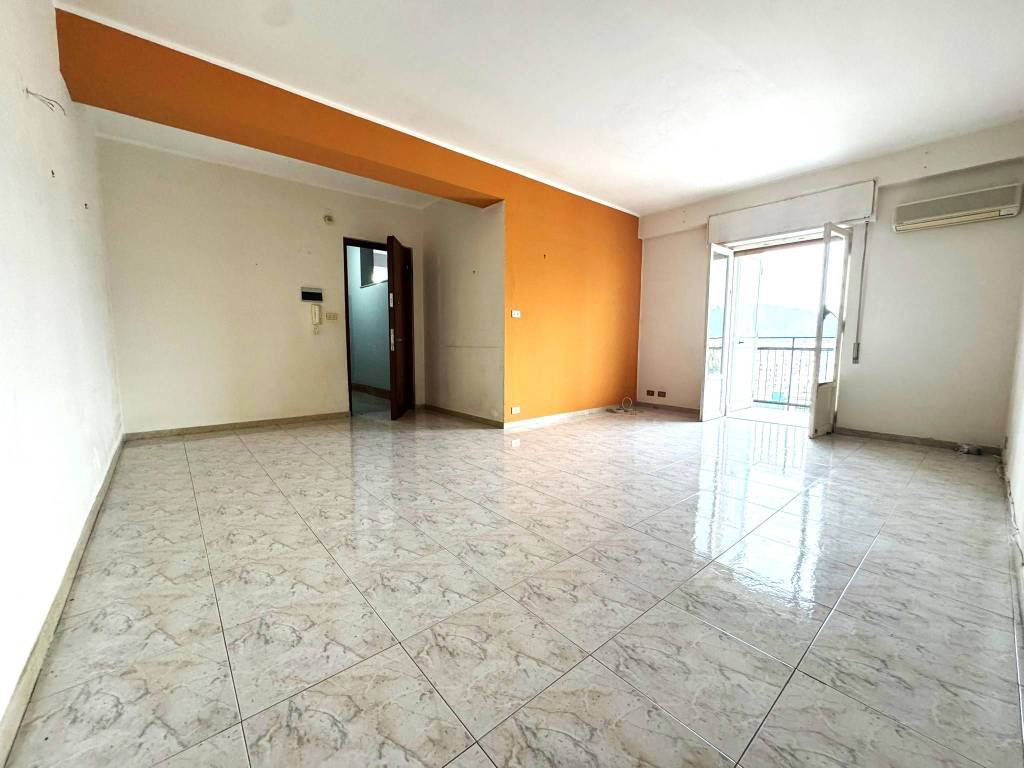 appartamento in vendita a Palermo in zona Malaspina/Palagonia