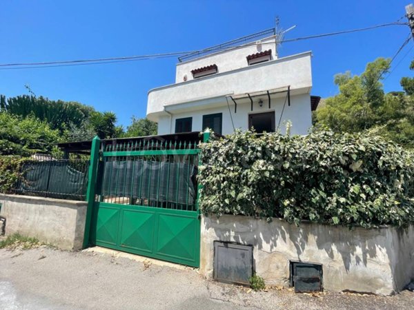 casa indipendente in vendita a Palermo in zona Baida
