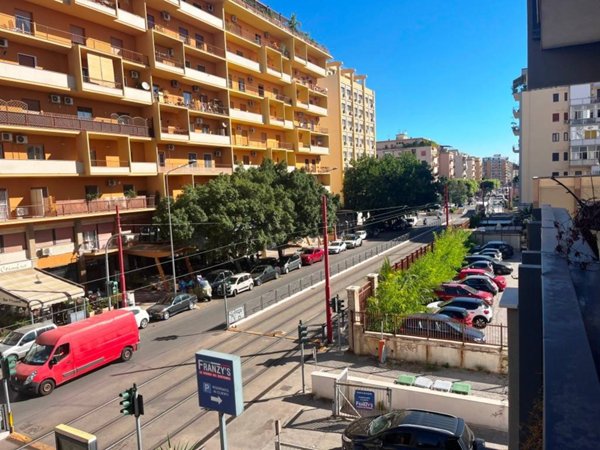 appartamento in vendita a Palermo in zona Malaspina/Palagonia