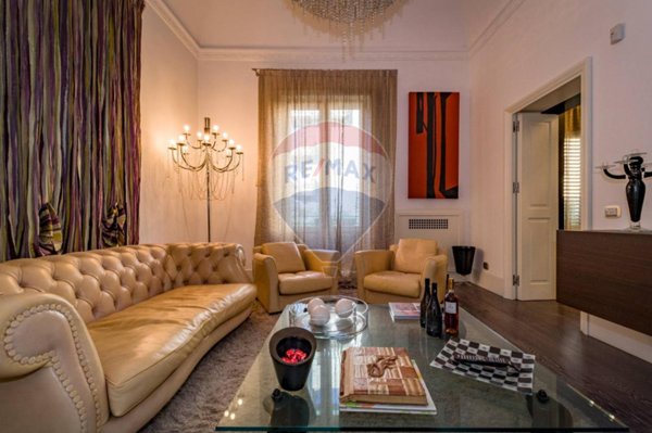 appartamento in vendita a Palermo in zona Politeama