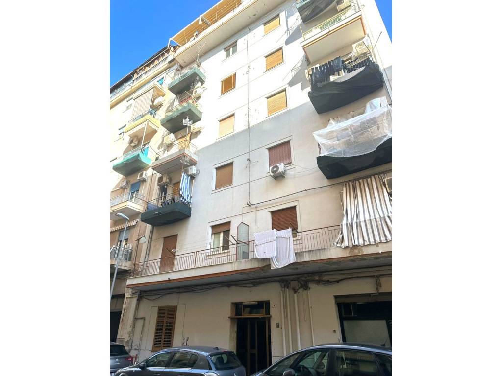 appartamento in vendita a Palermo in zona Malaspina/Palagonia