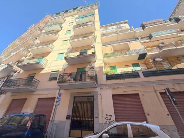 appartamento in vendita a Palermo in zona Malaspina/Palagonia