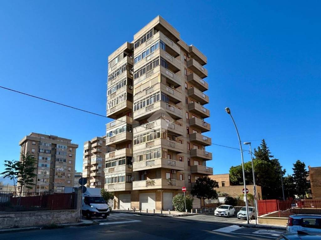 appartamento in vendita a Palermo in zona Chiavelli