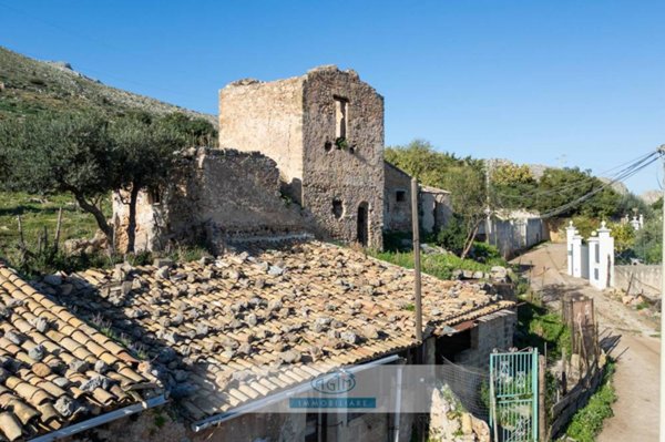 casa indipendente in vendita a Palermo in zona Mondello