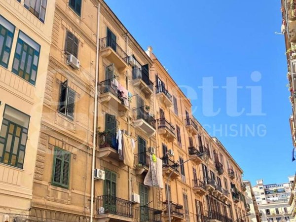 appartamento in vendita a Palermo in zona Malaspina/Palagonia
