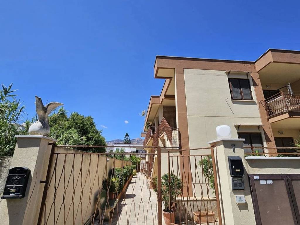 casa indipendente in vendita a Palermo in zona Addaura