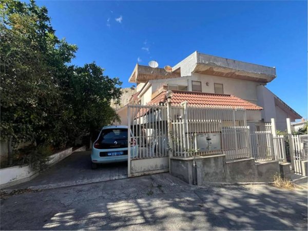 casa indipendente in vendita a Palermo in zona Baida