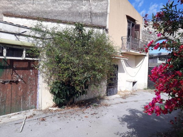 locale di sgombero in vendita a Palermo