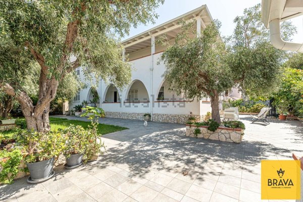 casa indipendente in vendita a Palermo in zona Partanna