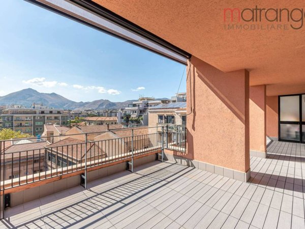 appartamento in vendita a Palermo in zona Libertà