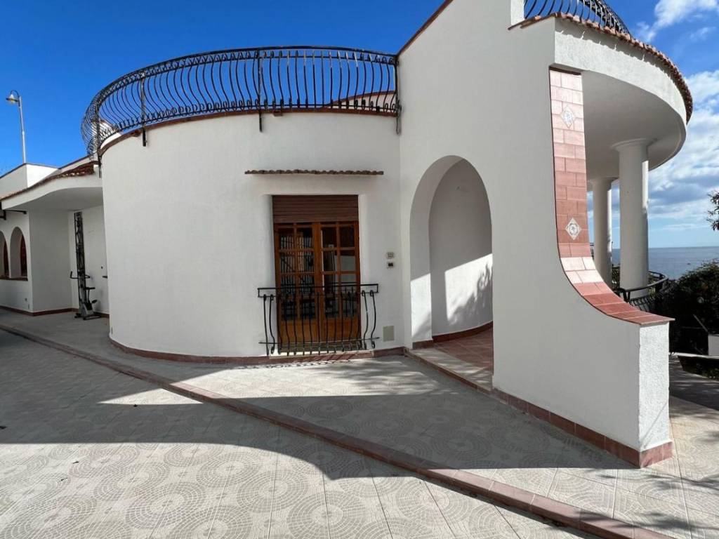 casa indipendente in vendita a Palermo in zona Libertà