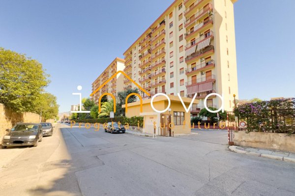 appartamento in vendita a Palermo in zona Montegrappa / Santa Rosalia