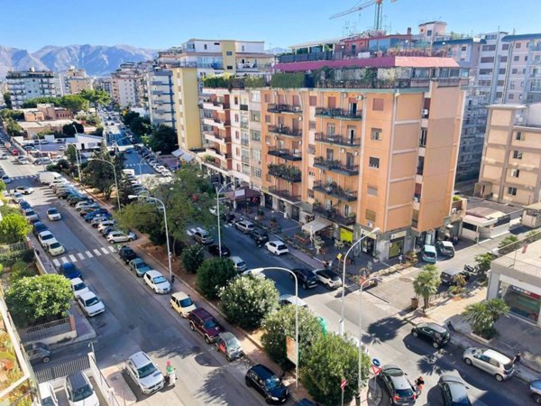 appartamento in vendita a Palermo in zona Politeama