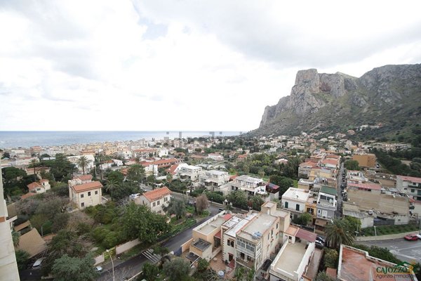 appartamento in vendita a Palermo in zona Sferracavallo