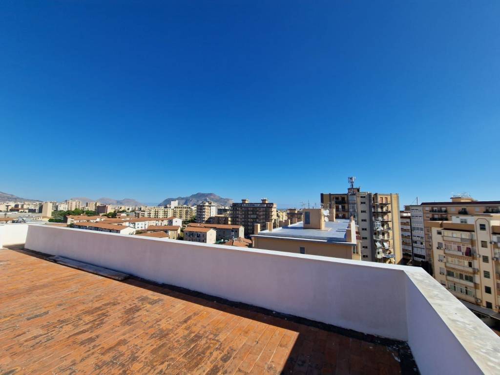 appartamento in vendita a Palermo in zona Roccella