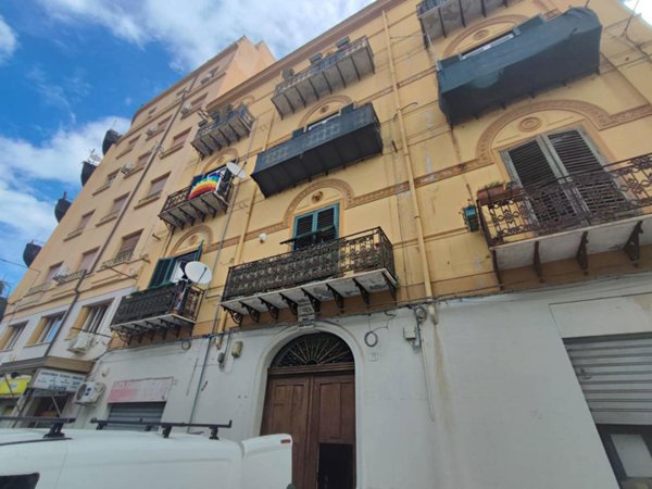 appartamento in vendita a Palermo in zona Politeama